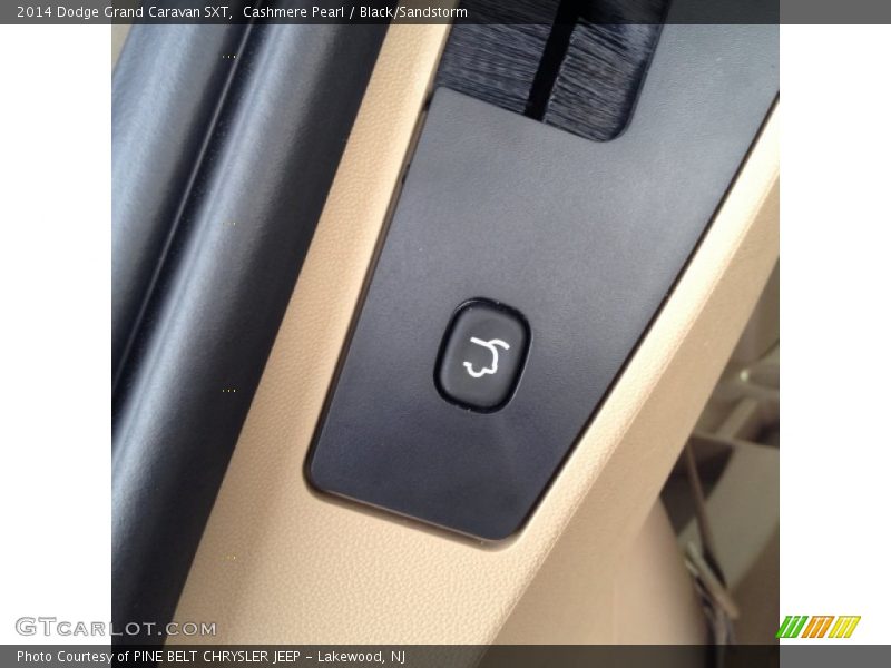 Cashmere Pearl / Black/Sandstorm 2014 Dodge Grand Caravan SXT