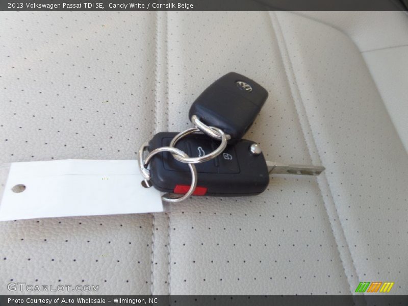 Candy White / Cornsilk Beige 2013 Volkswagen Passat TDI SE