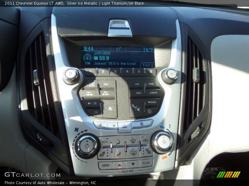 Silver Ice Metallic / Light Titanium/Jet Black 2011 Chevrolet Equinox LT AWD