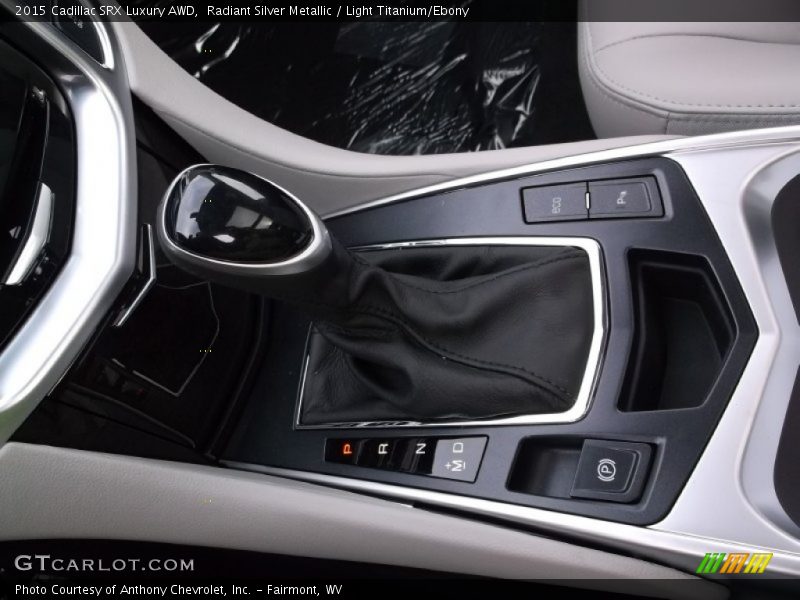 Radiant Silver Metallic / Light Titanium/Ebony 2015 Cadillac SRX Luxury AWD