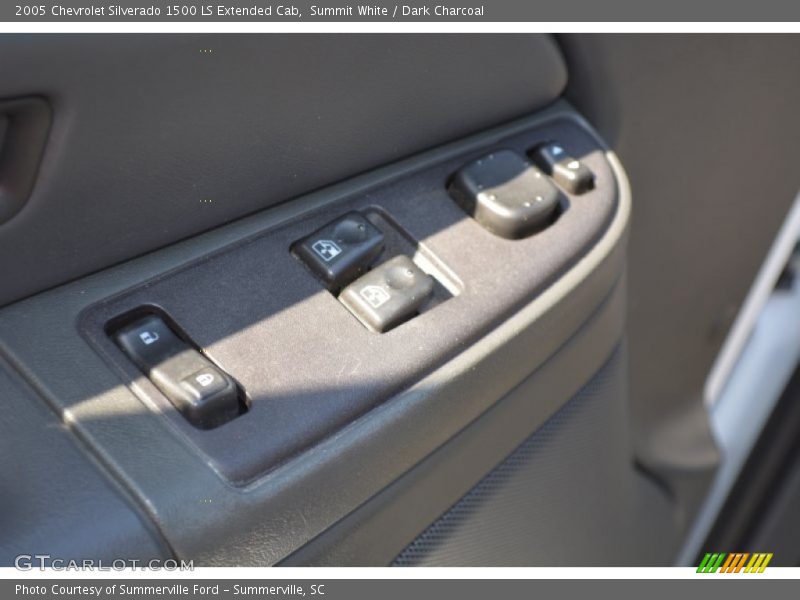Summit White / Dark Charcoal 2005 Chevrolet Silverado 1500 LS Extended Cab