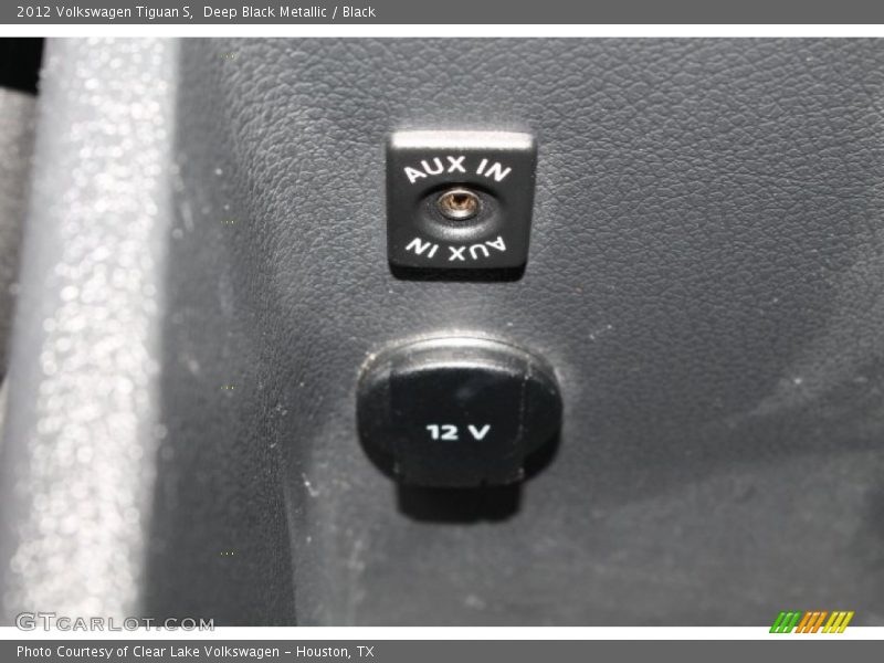 Deep Black Metallic / Black 2012 Volkswagen Tiguan S