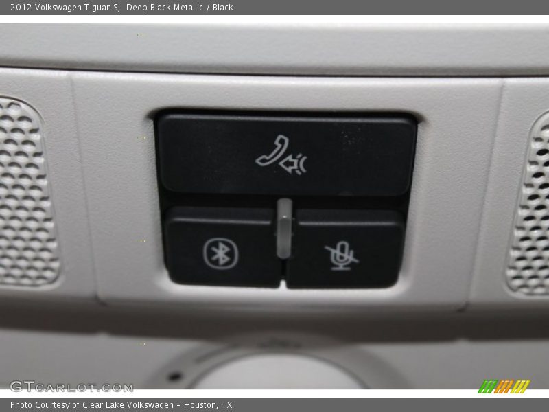 Deep Black Metallic / Black 2012 Volkswagen Tiguan S