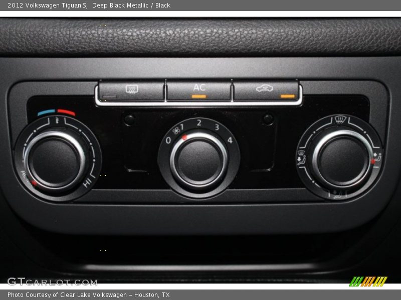 Deep Black Metallic / Black 2012 Volkswagen Tiguan S