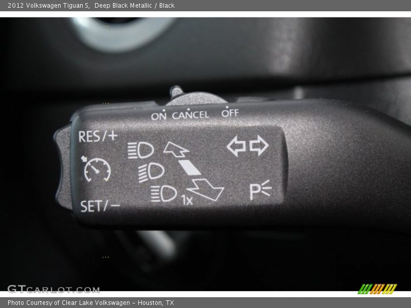 Deep Black Metallic / Black 2012 Volkswagen Tiguan S