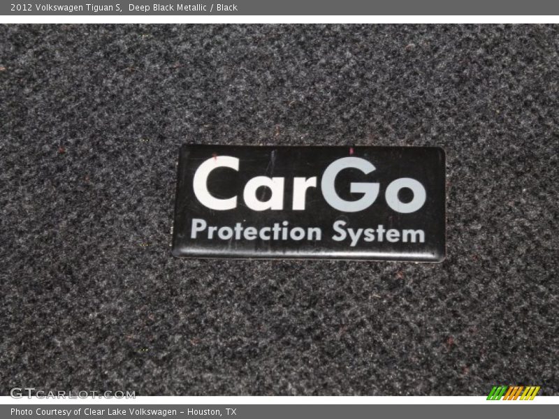 Deep Black Metallic / Black 2012 Volkswagen Tiguan S
