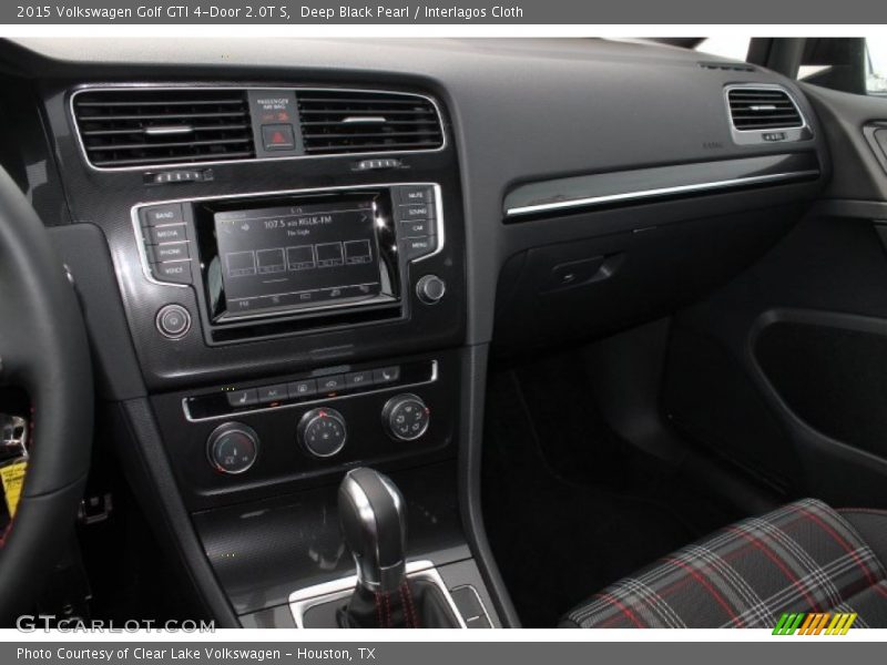 Deep Black Pearl / Interlagos Cloth 2015 Volkswagen Golf GTI 4-Door 2.0T S