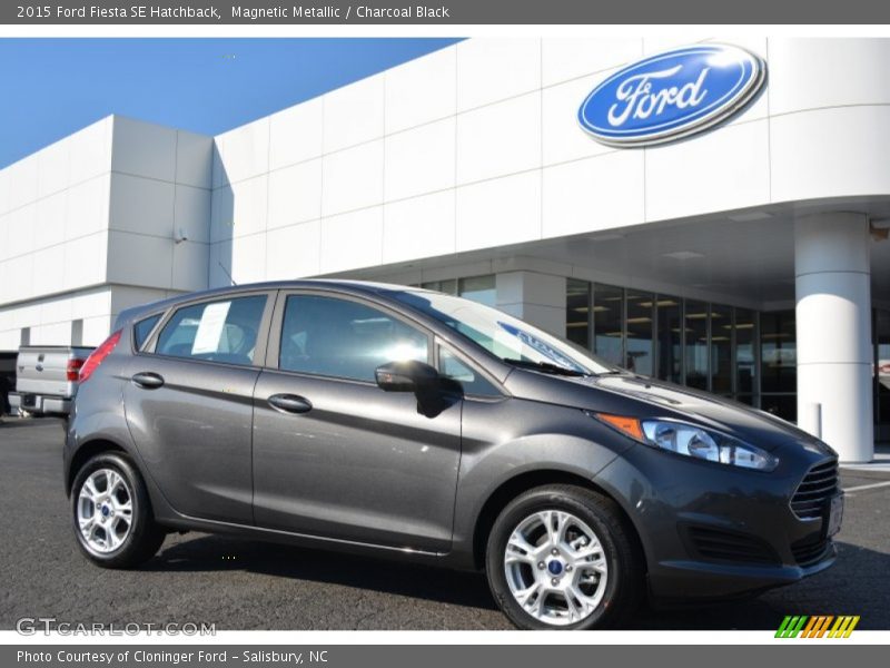 Magnetic Metallic / Charcoal Black 2015 Ford Fiesta SE Hatchback