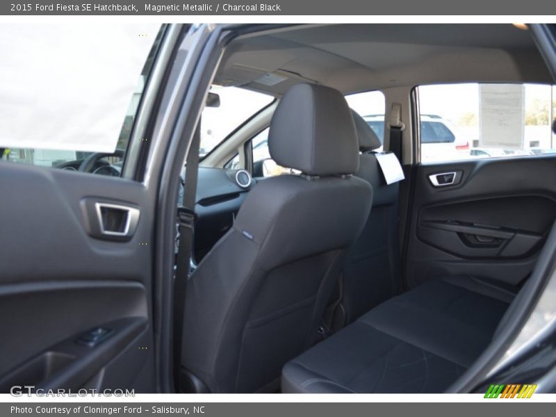 Magnetic Metallic / Charcoal Black 2015 Ford Fiesta SE Hatchback