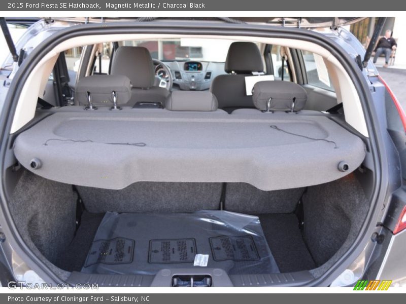 Magnetic Metallic / Charcoal Black 2015 Ford Fiesta SE Hatchback