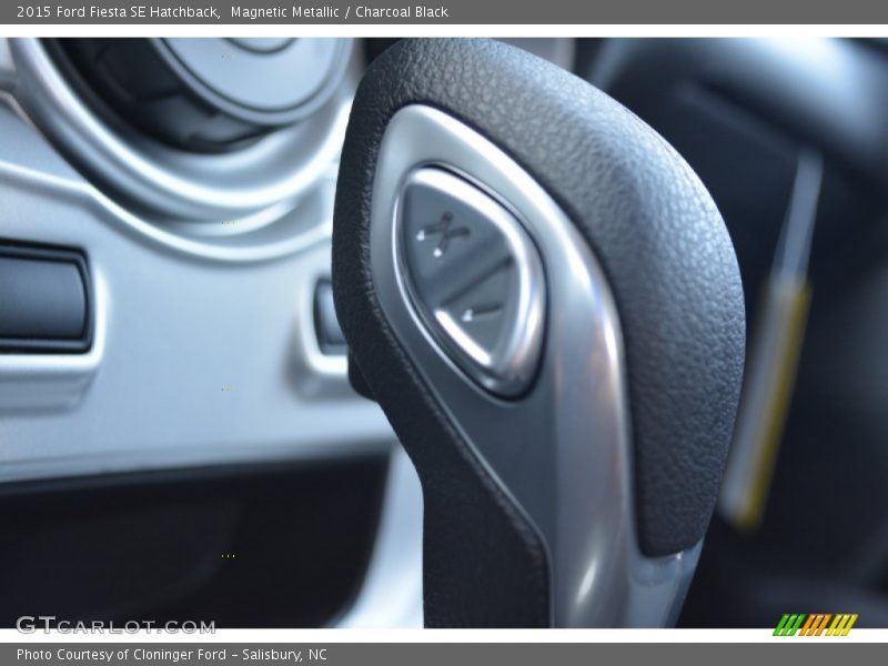 Magnetic Metallic / Charcoal Black 2015 Ford Fiesta SE Hatchback