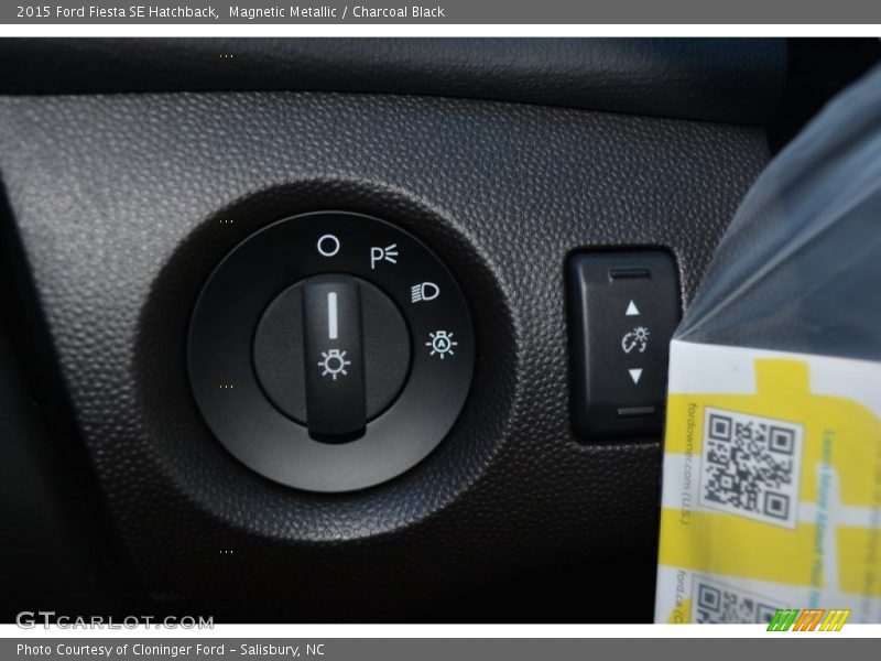 Magnetic Metallic / Charcoal Black 2015 Ford Fiesta SE Hatchback