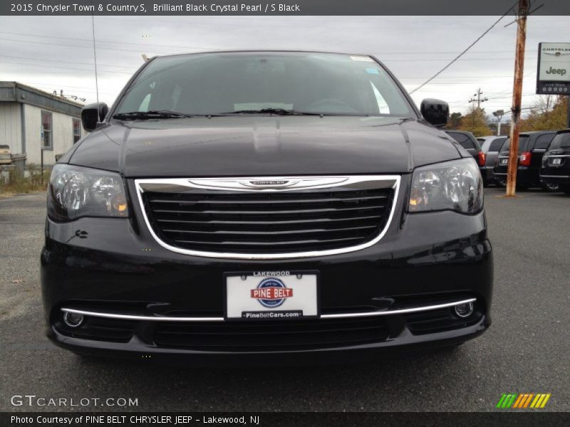 Brilliant Black Crystal Pearl / S Black 2015 Chrysler Town & Country S