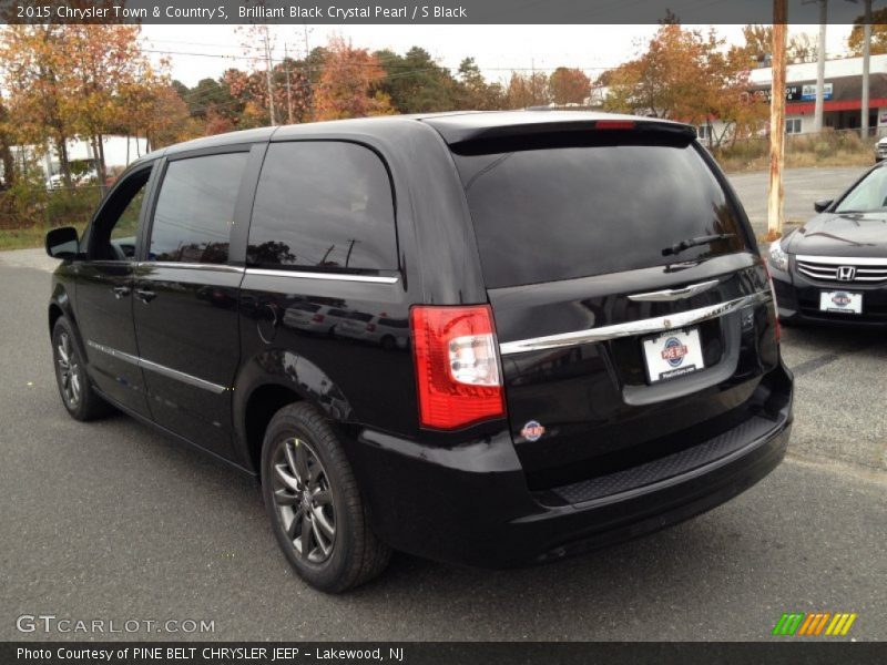Brilliant Black Crystal Pearl / S Black 2015 Chrysler Town & Country S