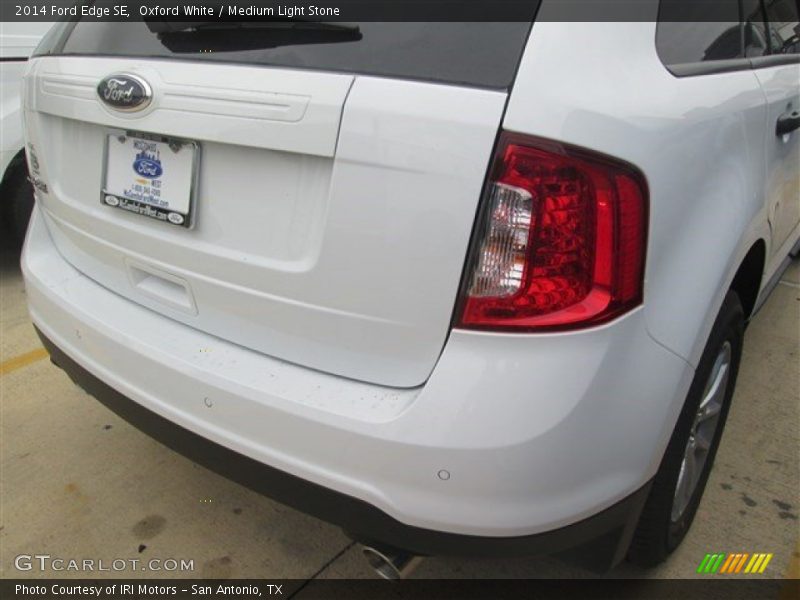 Oxford White / Medium Light Stone 2014 Ford Edge SE