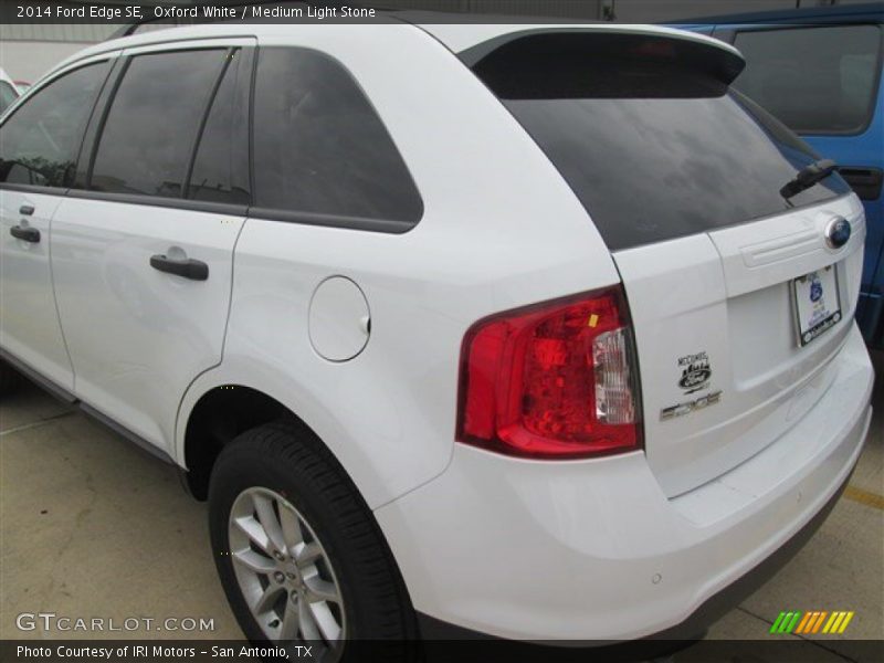 Oxford White / Medium Light Stone 2014 Ford Edge SE