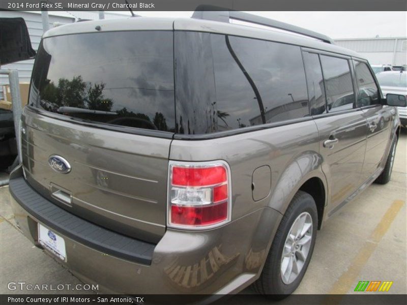 Mineral Gray / Charcoal Black 2014 Ford Flex SE