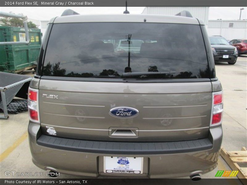 Mineral Gray / Charcoal Black 2014 Ford Flex SE