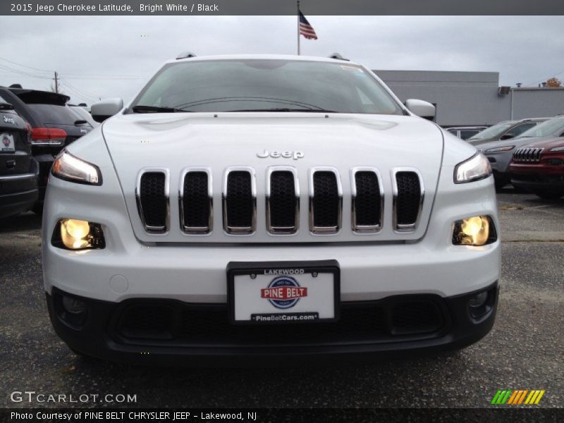 Bright White / Black 2015 Jeep Cherokee Latitude