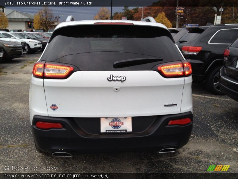 Bright White / Black 2015 Jeep Cherokee Latitude