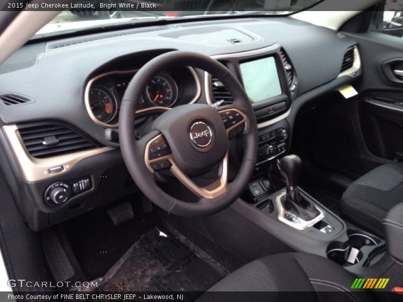 Bright White / Black 2015 Jeep Cherokee Latitude