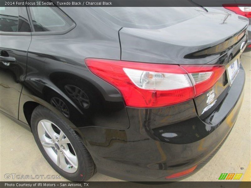 Tuxedo Black / Charcoal Black 2014 Ford Focus SE Sedan