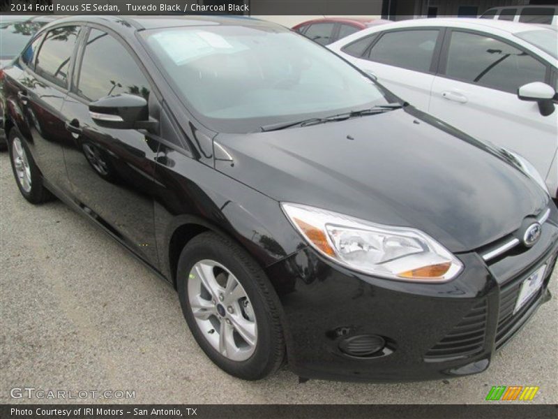 Tuxedo Black / Charcoal Black 2014 Ford Focus SE Sedan