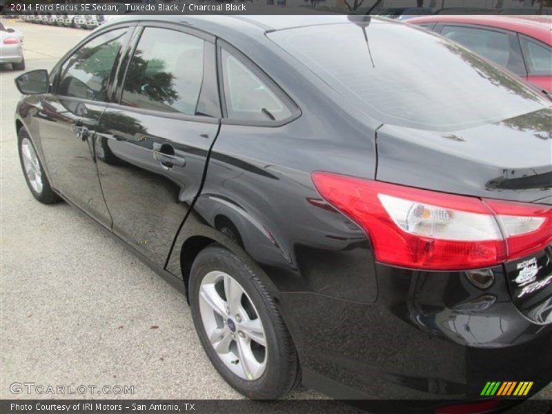 Tuxedo Black / Charcoal Black 2014 Ford Focus SE Sedan