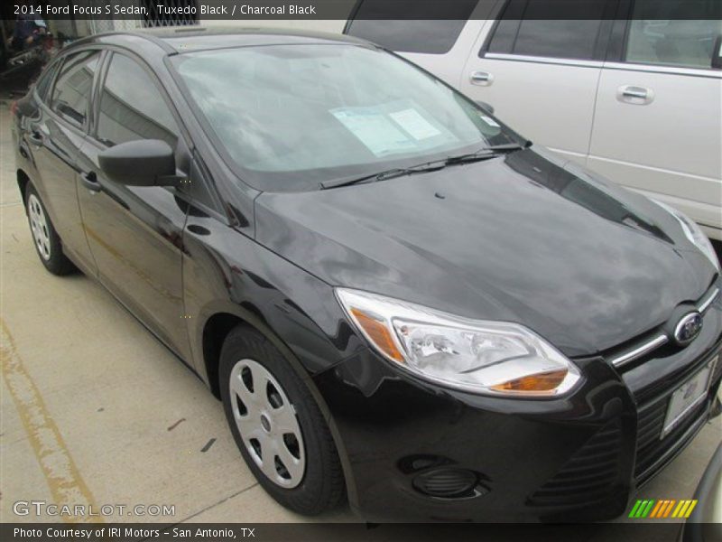 Tuxedo Black / Charcoal Black 2014 Ford Focus S Sedan