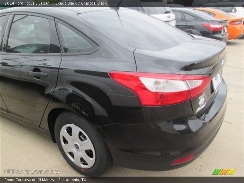 Tuxedo Black / Charcoal Black 2014 Ford Focus S Sedan