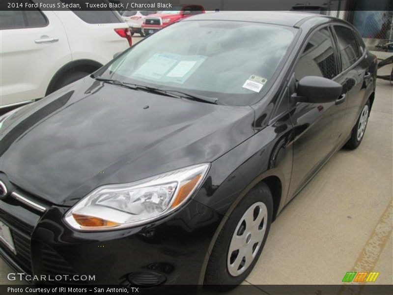 Tuxedo Black / Charcoal Black 2014 Ford Focus S Sedan