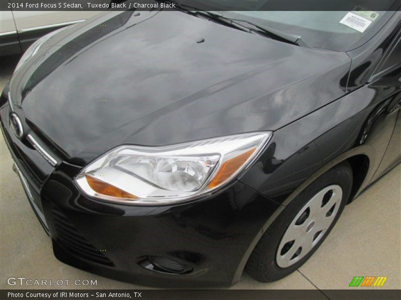 Tuxedo Black / Charcoal Black 2014 Ford Focus S Sedan
