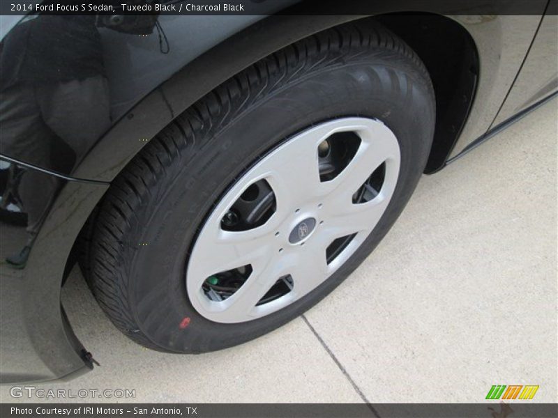 Tuxedo Black / Charcoal Black 2014 Ford Focus S Sedan