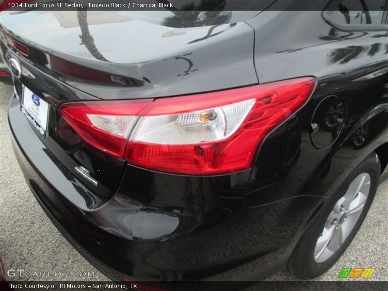 Tuxedo Black / Charcoal Black 2014 Ford Focus SE Sedan