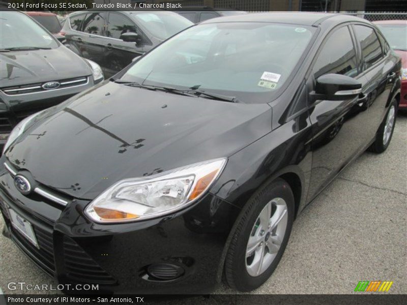 Tuxedo Black / Charcoal Black 2014 Ford Focus SE Sedan