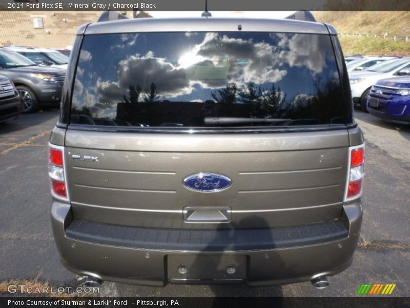 Mineral Gray / Charcoal Black 2014 Ford Flex SE