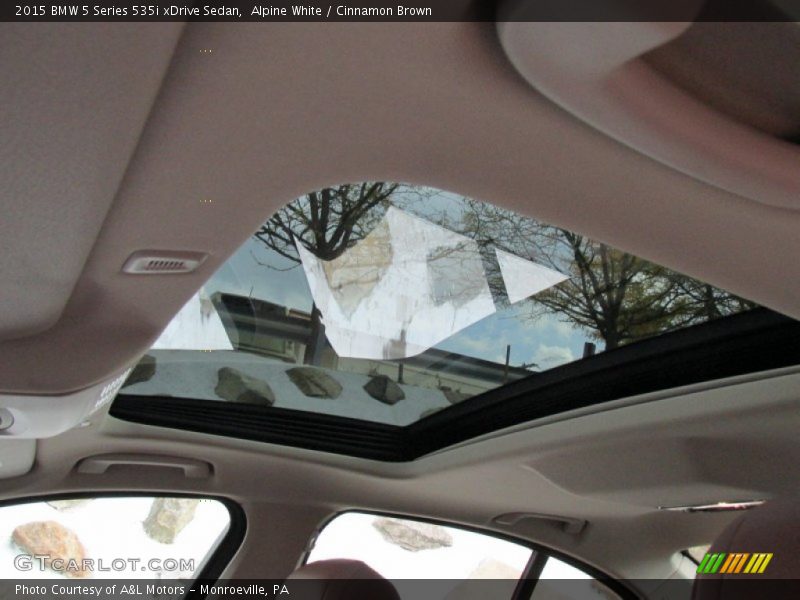 Sunroof of 2015 5 Series 535i xDrive Sedan