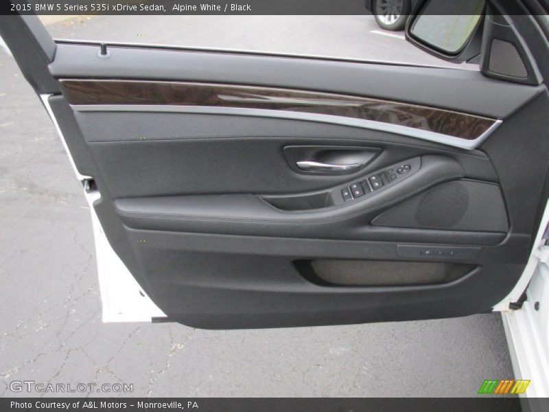 Alpine White / Black 2015 BMW 5 Series 535i xDrive Sedan