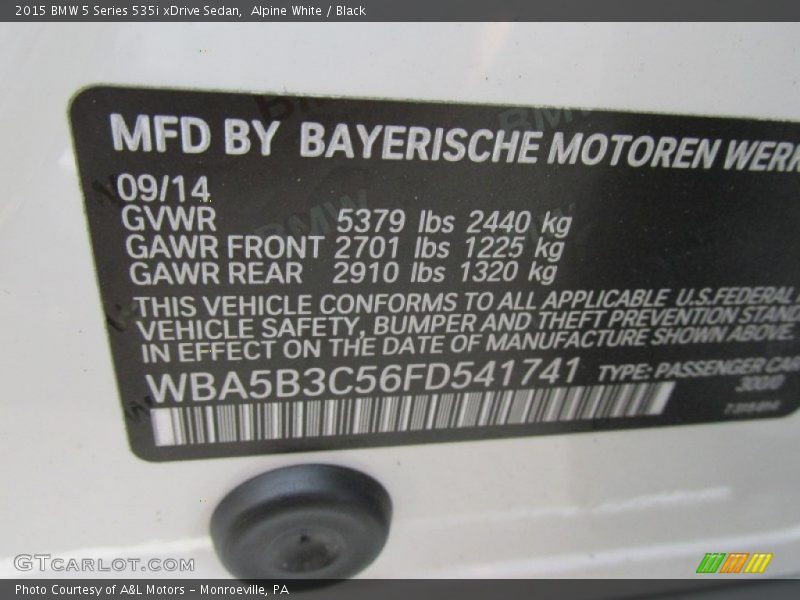 Alpine White / Black 2015 BMW 5 Series 535i xDrive Sedan
