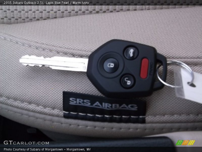 Lapis Blue Pearl / Warm Ivory 2015 Subaru Outback 2.5i