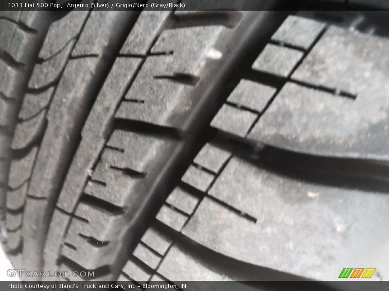 Argento (Silver) / Grigio/Nero (Gray/Black) 2013 Fiat 500 Pop