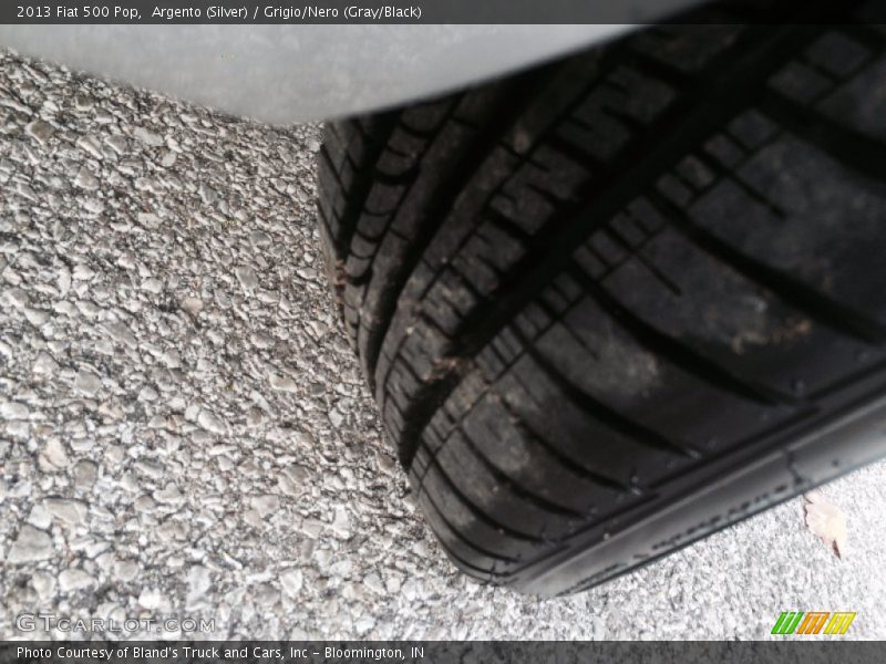 Argento (Silver) / Grigio/Nero (Gray/Black) 2013 Fiat 500 Pop