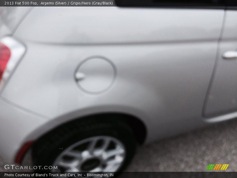 Argento (Silver) / Grigio/Nero (Gray/Black) 2013 Fiat 500 Pop