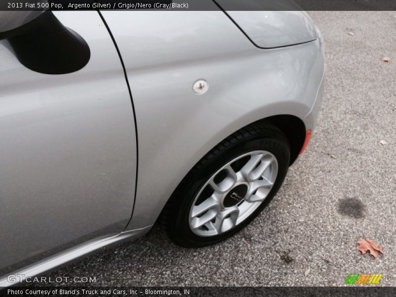 Argento (Silver) / Grigio/Nero (Gray/Black) 2013 Fiat 500 Pop