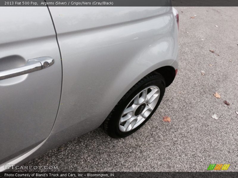 Argento (Silver) / Grigio/Nero (Gray/Black) 2013 Fiat 500 Pop