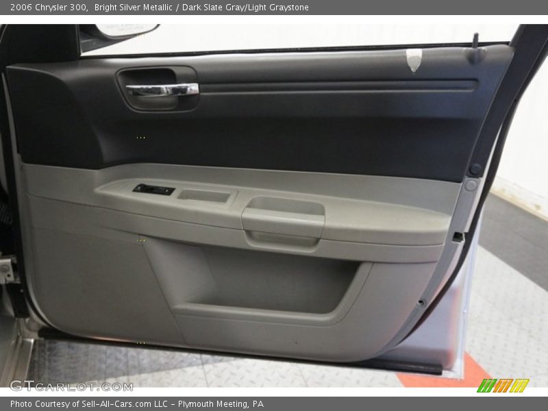 Bright Silver Metallic / Dark Slate Gray/Light Graystone 2006 Chrysler 300