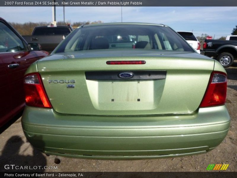Kiwi Green Metallic / Dark Pebble/Light Pebble 2007 Ford Focus ZX4 SE Sedan