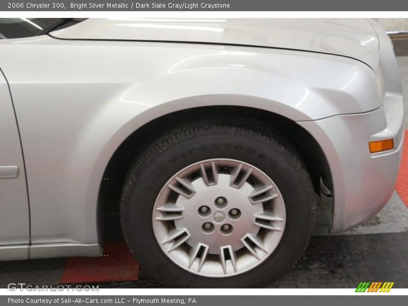 Bright Silver Metallic / Dark Slate Gray/Light Graystone 2006 Chrysler 300