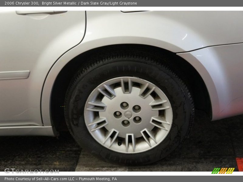 Bright Silver Metallic / Dark Slate Gray/Light Graystone 2006 Chrysler 300