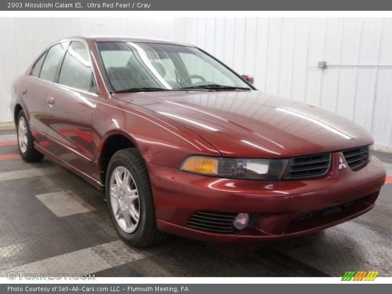 Front 3/4 View of 2003 Galant ES